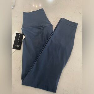 BNWT iron blue lululemon High Rise Align Pant 24” Asia Fit size small